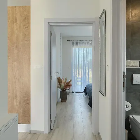 Vakantiehuis Mit Privatpool Fuer 5 Personen Ca 60 Qm In Barat, Istrien Binnenland Von Istrien *