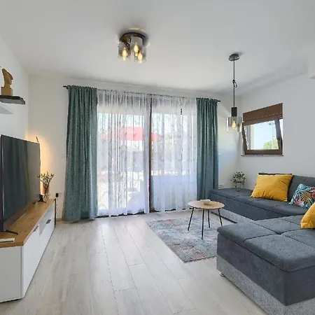 Mit Privatpool Fuer 5 Personen Ca 60 Qm In Barat, Istrien Binnenland Von Istrien Kanfanar