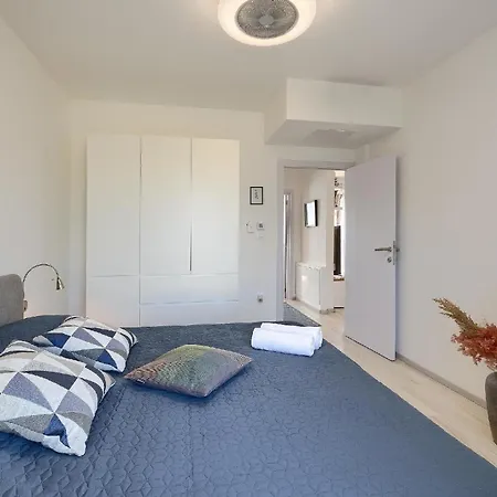 Mit Privatpool Fuer 5 Personen Ca 60 Qm In Barat, Istrien Binnenland Von Istrien